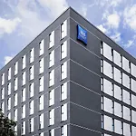 Ibis Budget Hotel *