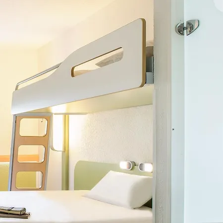 Ibis Budget Hotel *
